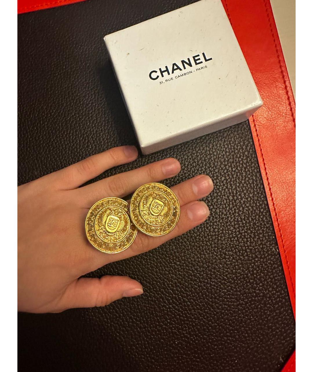 CHANEL Золотые металлические серьги, фото 6