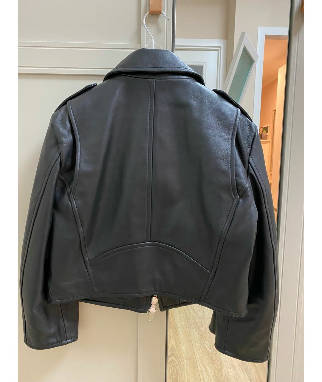 WEEKEND MAX MARA Черная кожаная куртка, фото 2