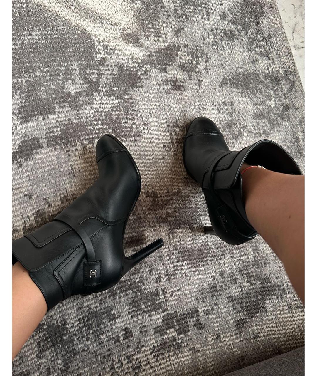 CHANEL Черные кожаные ботильоны, фото 3