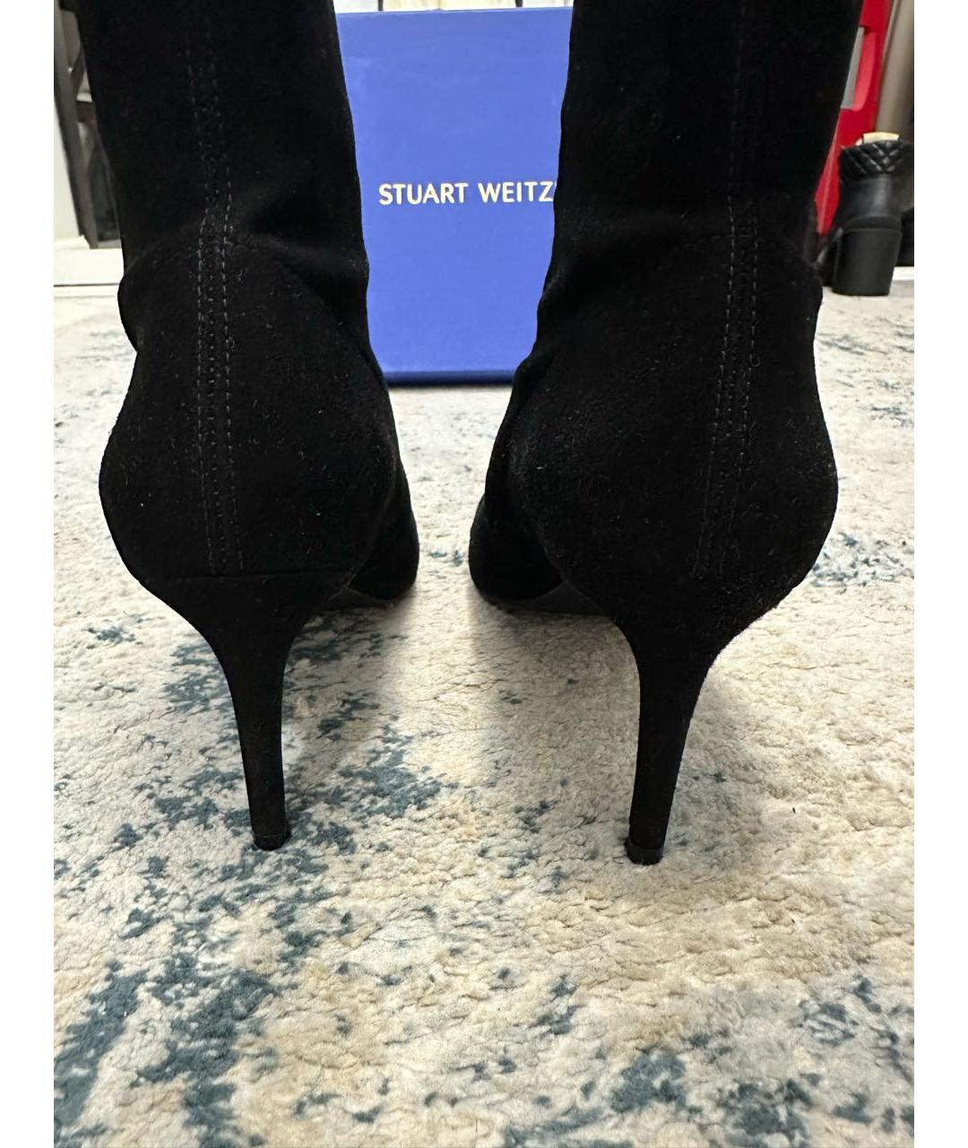 STUART WEITZMAN Черные замшевые ботильоны, фото 4