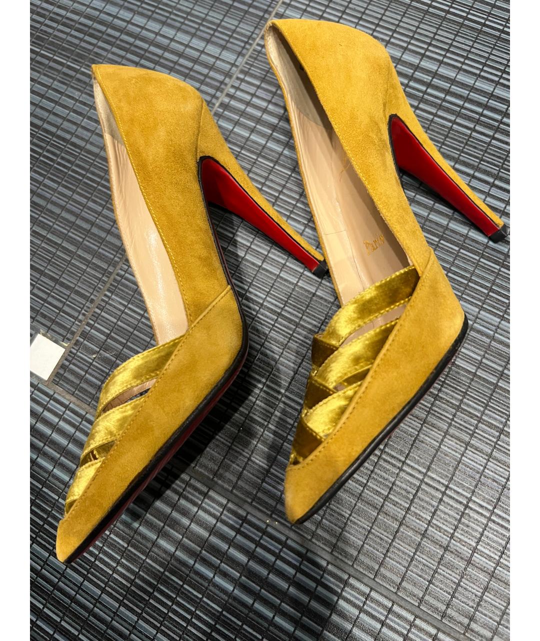 CHRISTIAN LOUBOUTIN Горчичные замшевые туфли, фото 7