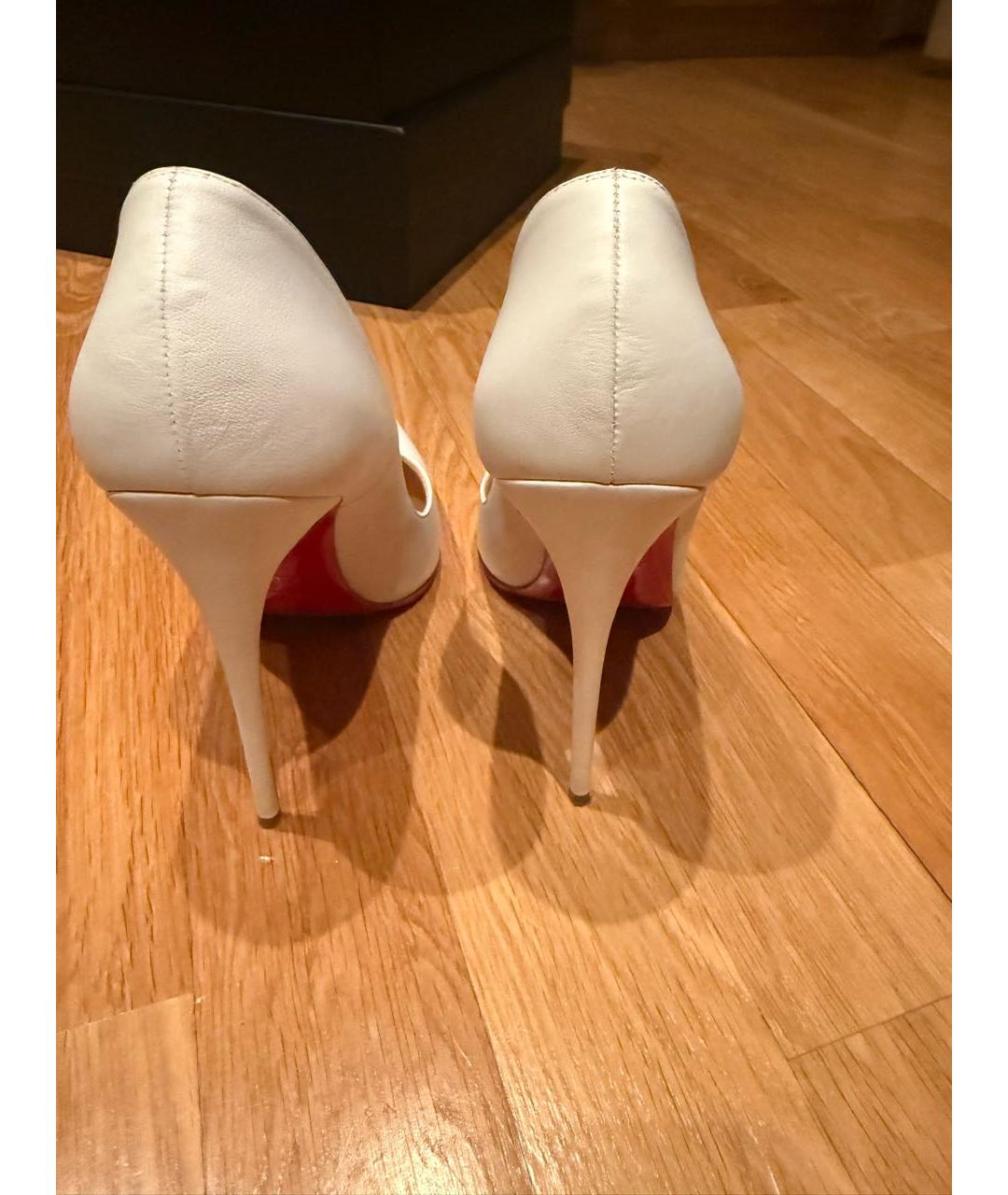 CHRISTIAN LOUBOUTIN Белые кожаные туфли, фото 4