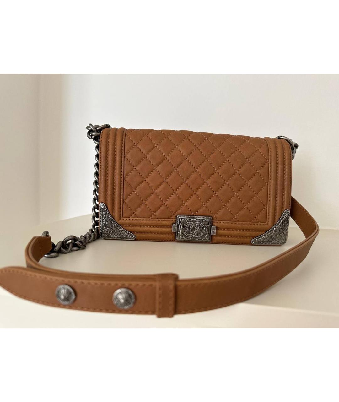 CHANEL Коричневая кожаная сумка через плечо, фото 2