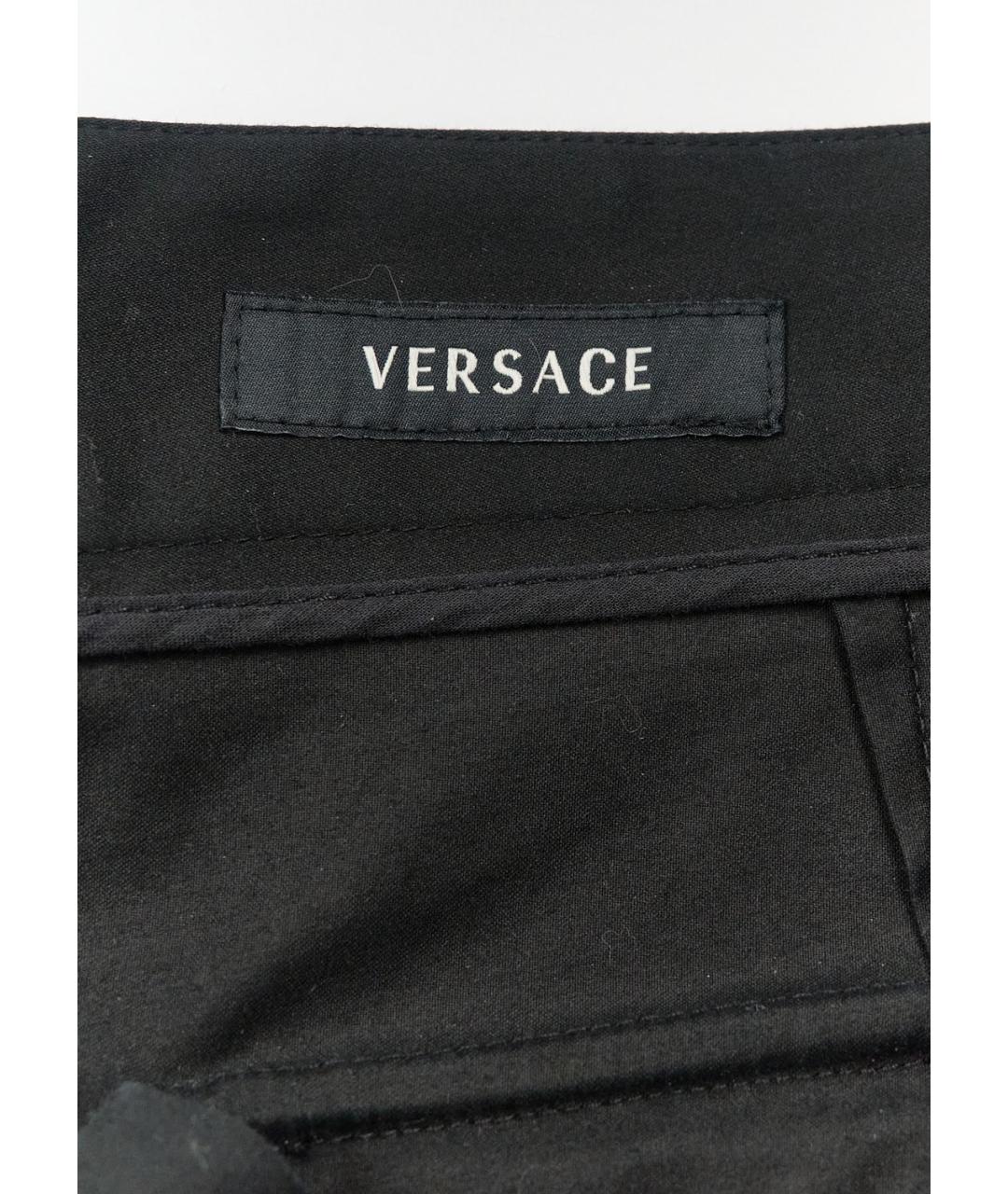 VERSACE Черные хлопко-эластановые повседневные брюки, фото 3