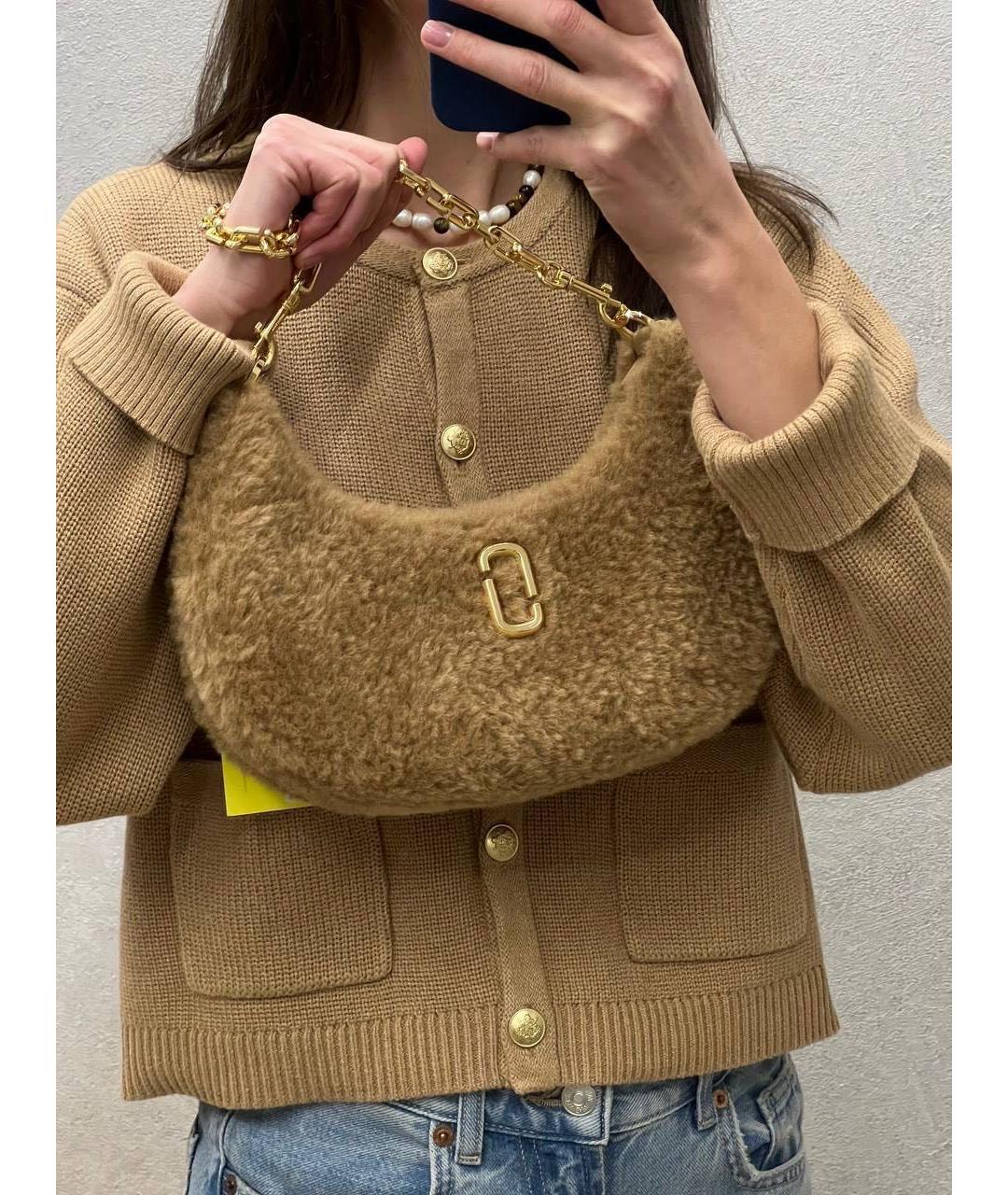 MARC JACOBS Бежевая меховая сумка с короткими ручками, фото 5