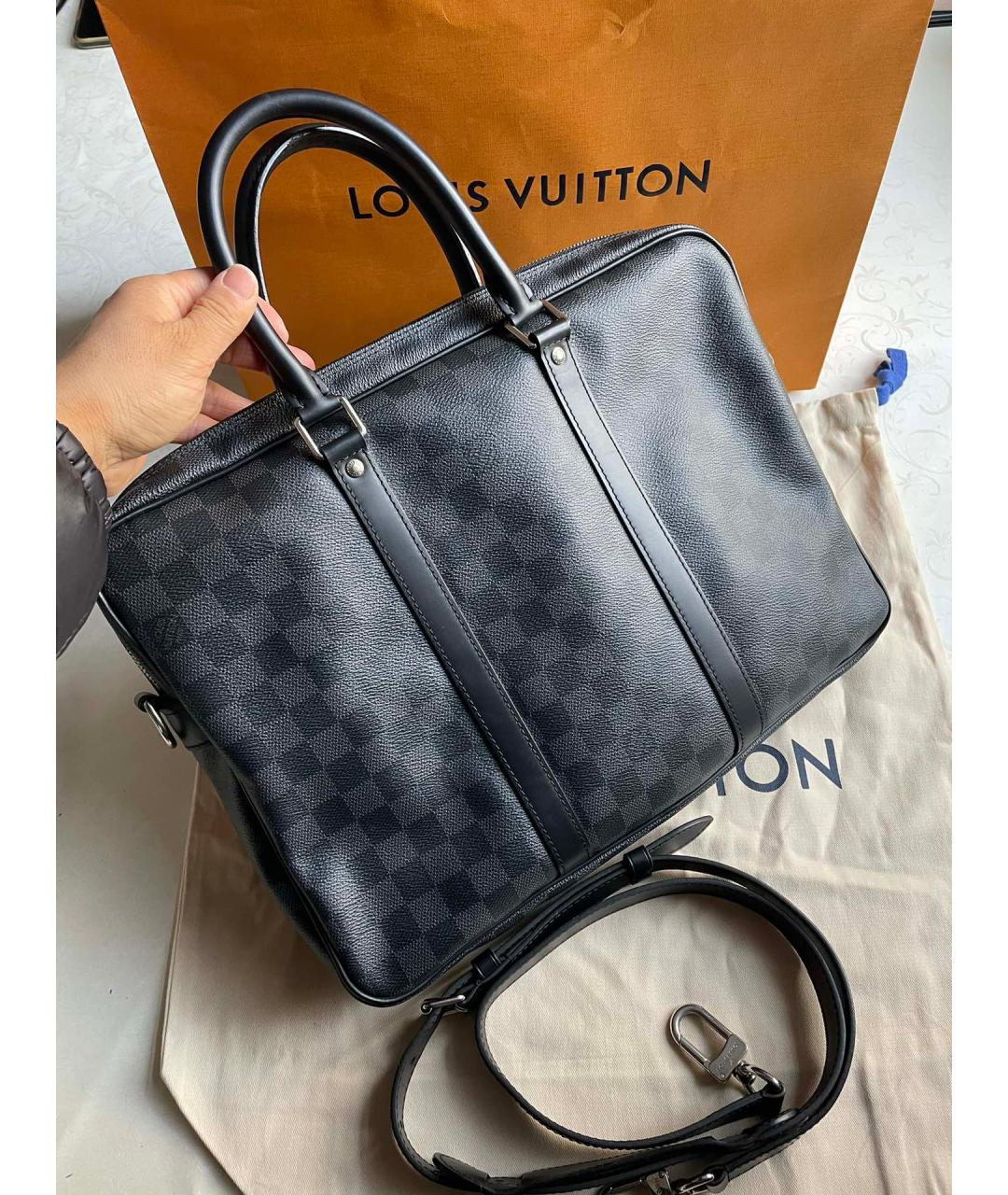 LOUIS VUITTON Черная кожаная сумка на плечо, фото 2