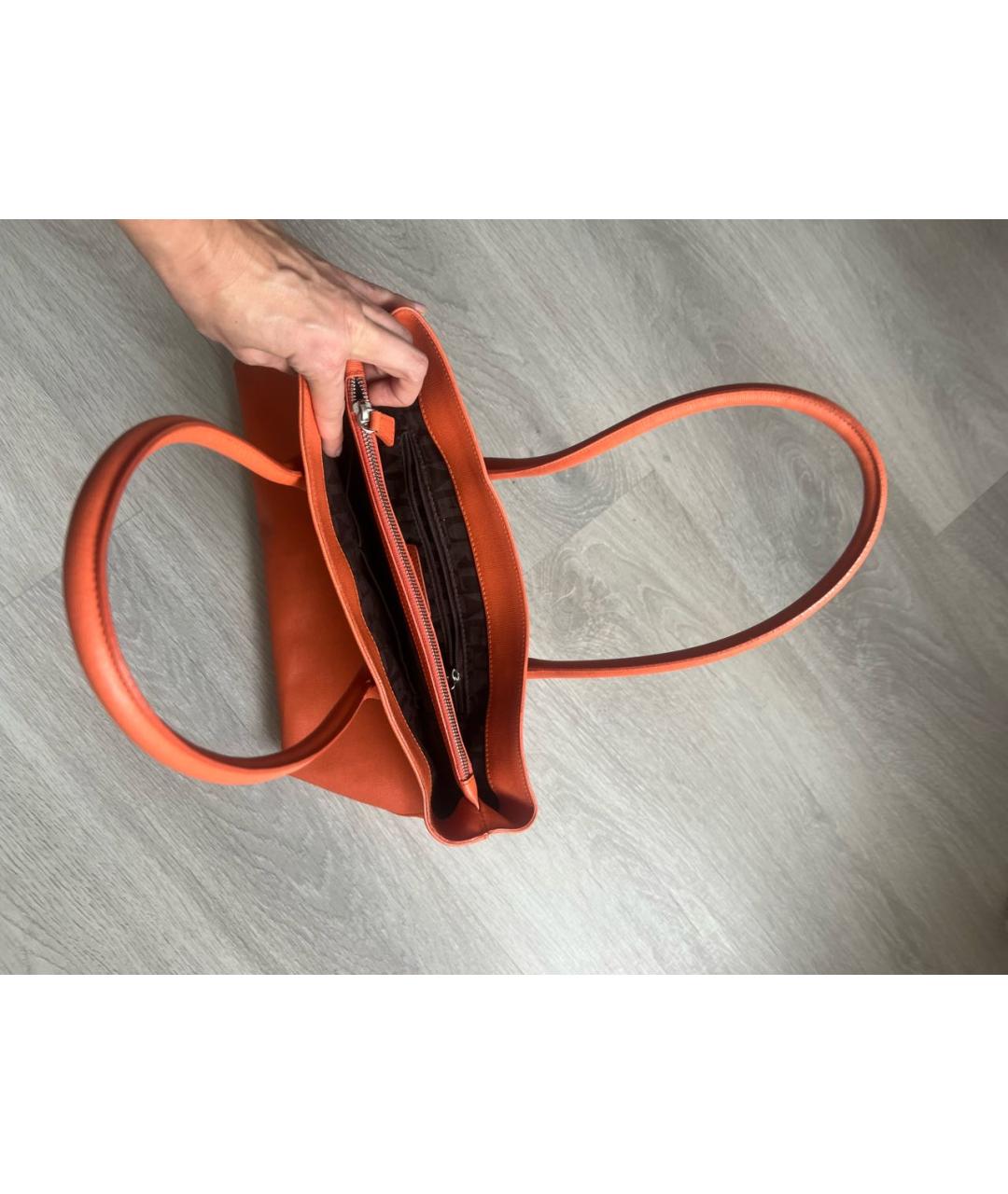 FURLA Оранжевая кожаная сумка с короткими ручками, фото 2