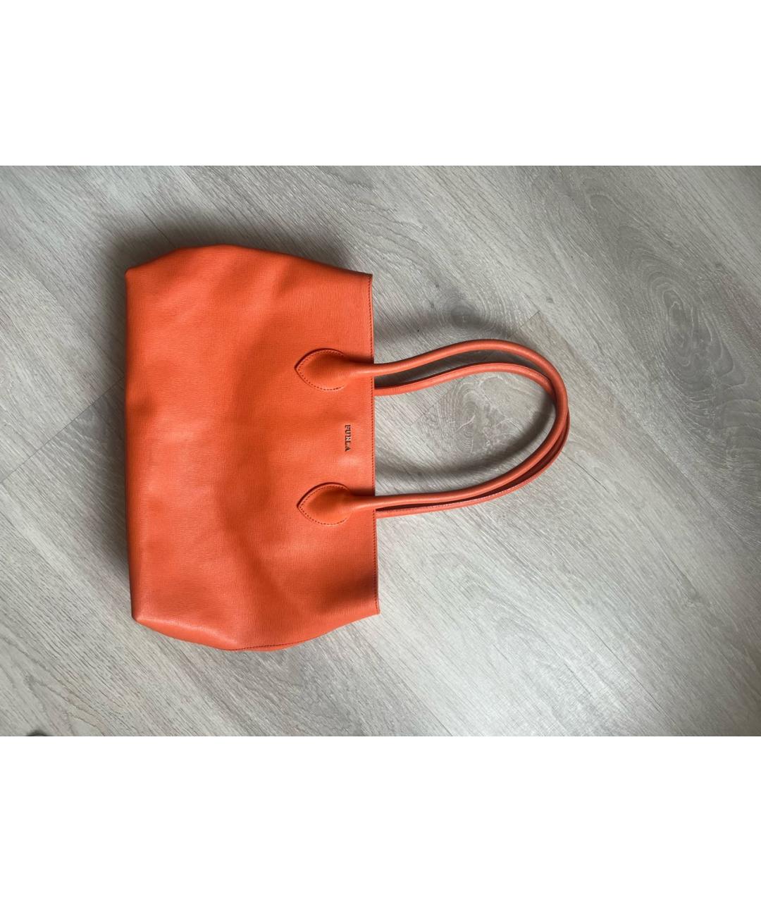 FURLA Оранжевая кожаная сумка с короткими ручками, фото 3