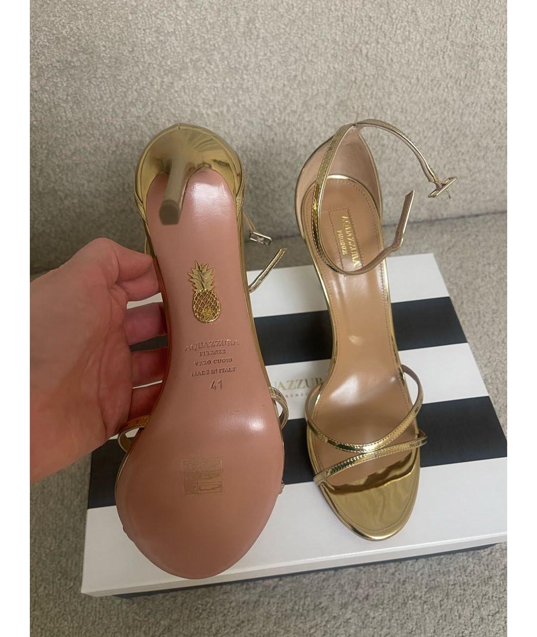 AQUAZZURA Золотые босоножки из лакированной кожи, фото 3