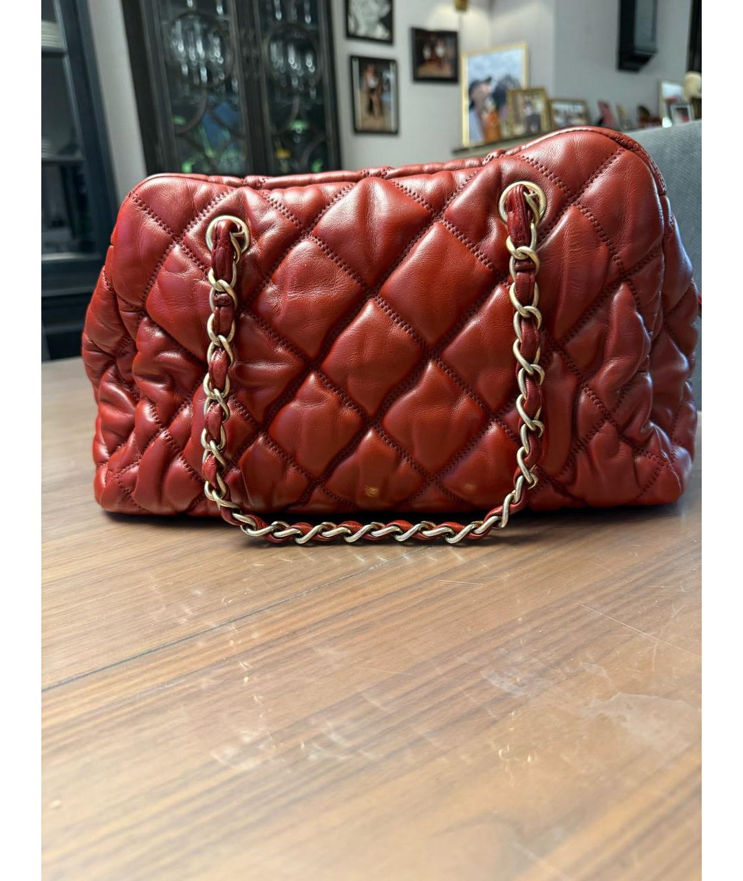 CHANEL Бордовая кожаная сумка с короткими ручками, фото 2