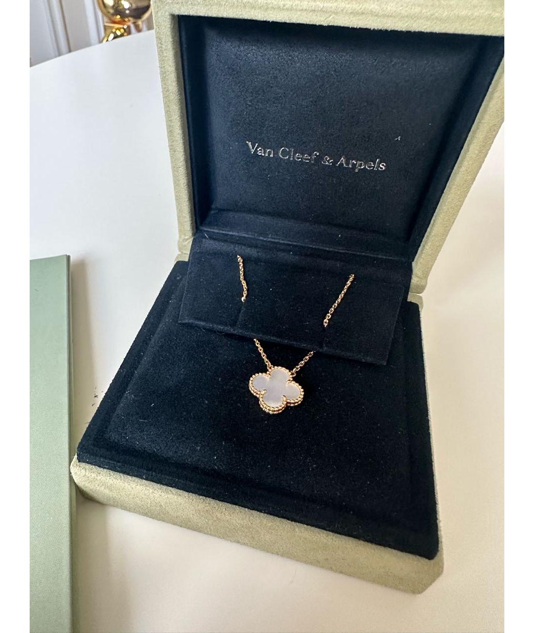 VAN CLEEF & ARPELS Белая подвеска из розового золота, фото 4