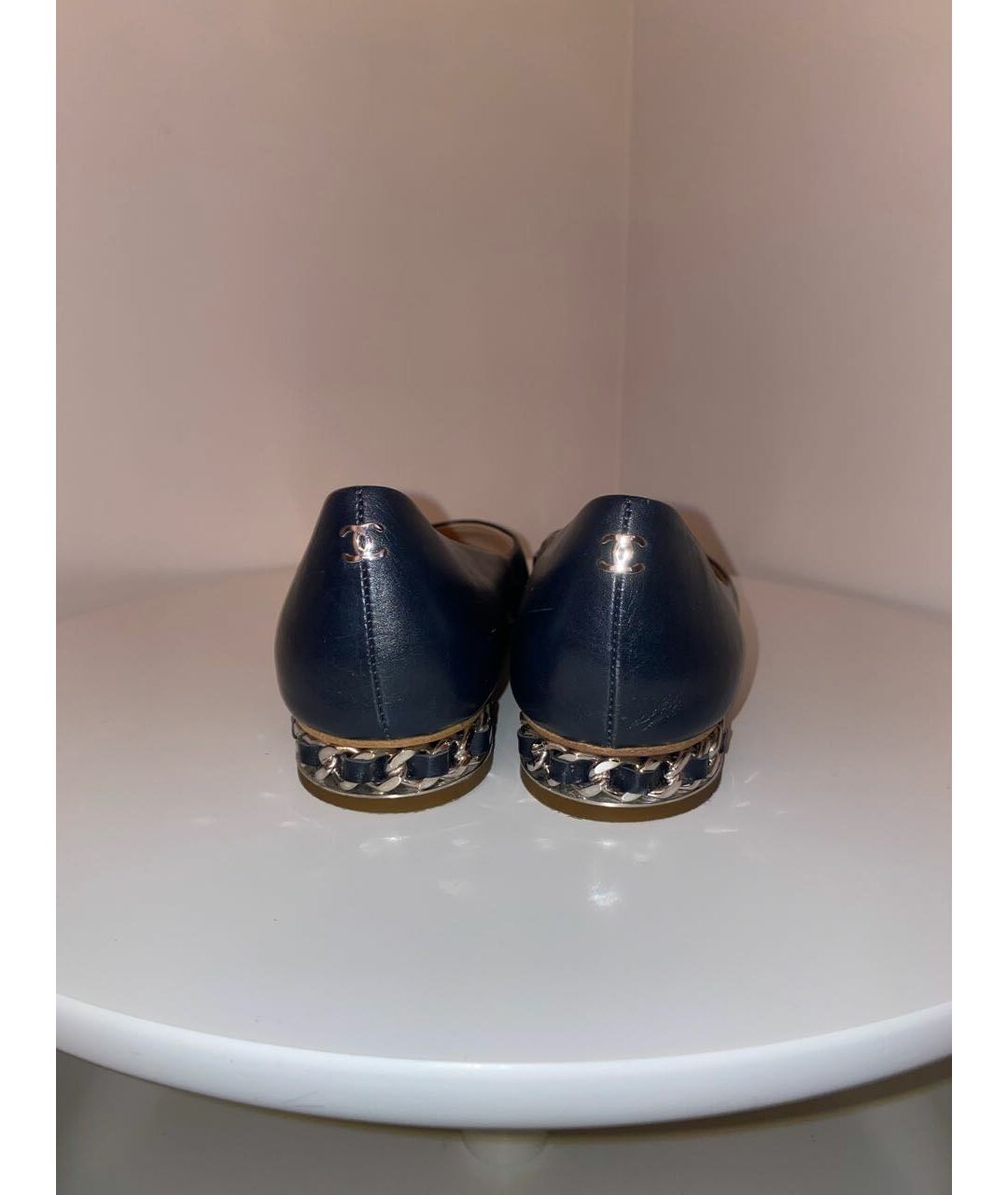 CHANEL PRE-OWNED Темно-синие кожаные лодочки на низком каблуке, фото 4
