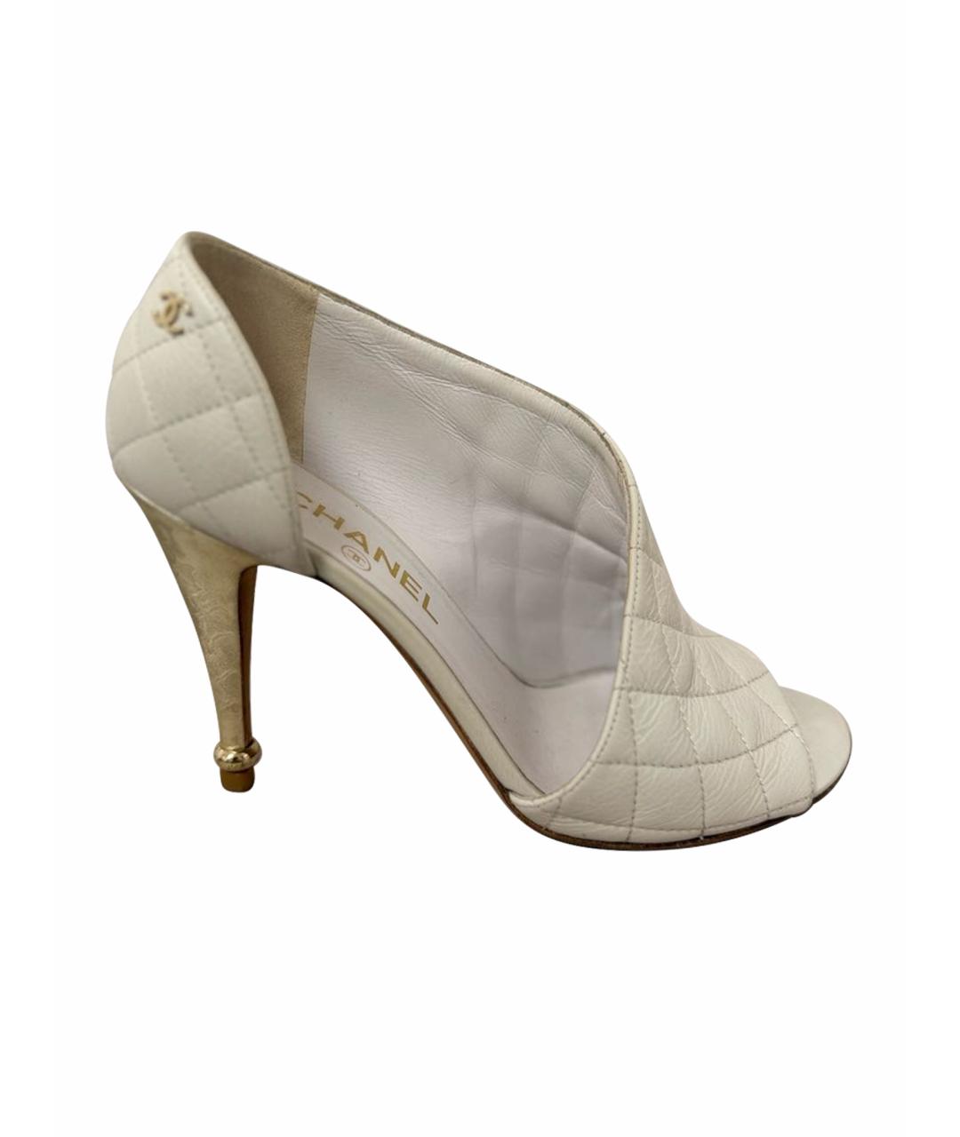 CHANEL Белые кожаные босоножки, фото 1