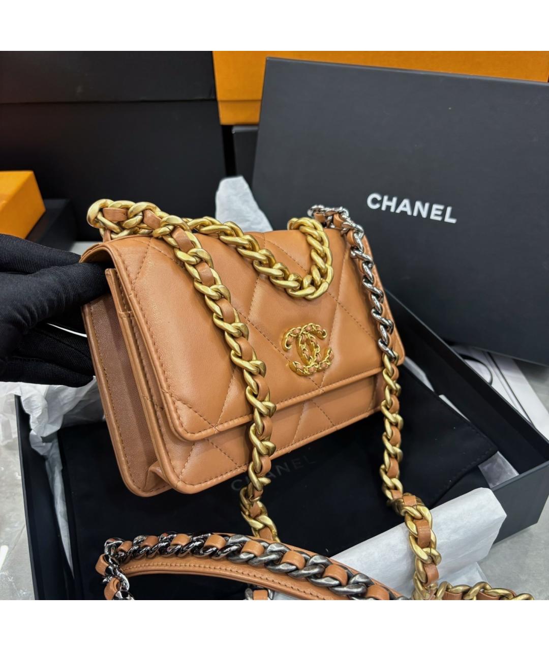 CHANEL Коричневая кожаная сумка через плечо, фото 3