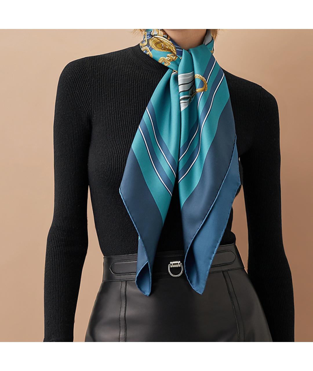 HERMES Голубой шелковый шарф, фото 4