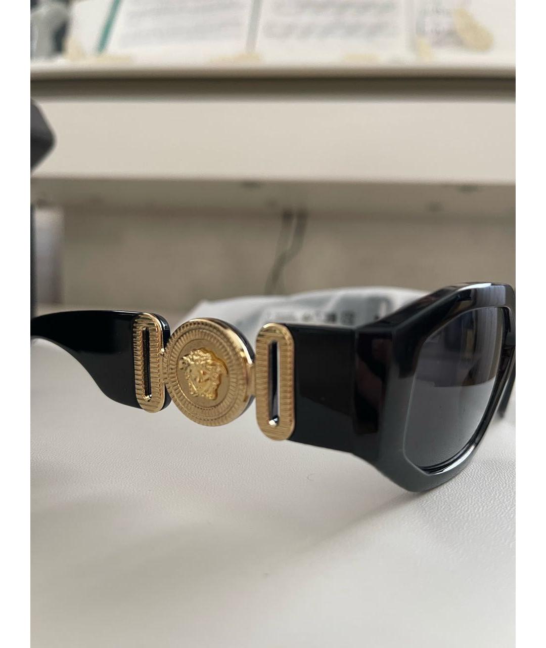 VERSACE Черные пластиковые солнцезащитные очки, фото 3