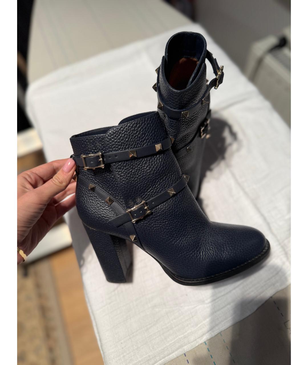 VALENTINO Темно-синие кожаные ботильоны, фото 3
