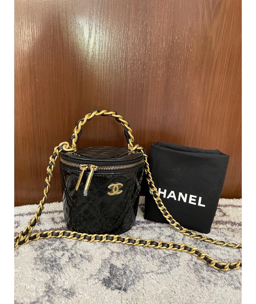 CHANEL Черная сумка тоут из лакированной кожи, фото 10