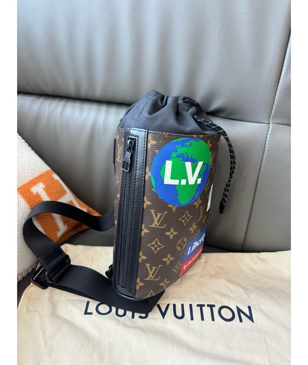 LOUIS VUITTON Сумка через плечо из искусственной кожи, фото 3