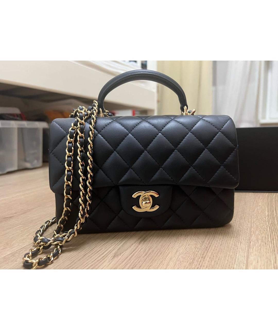 CHANEL Черная кожаная сумка с короткими ручками, фото 8
