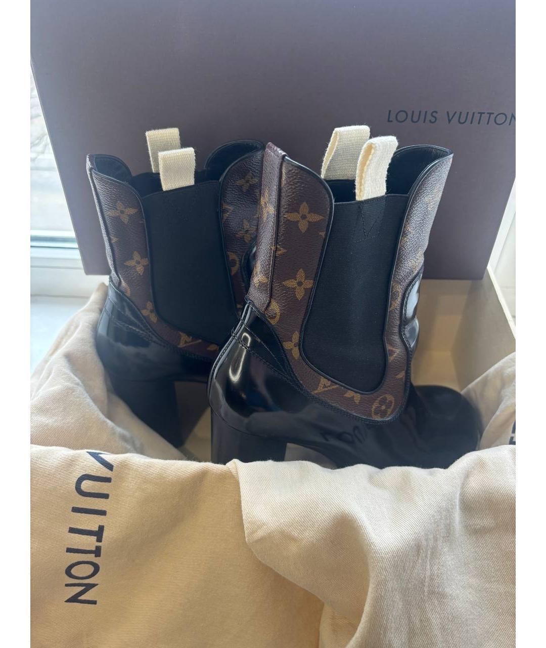 LOUIS VUITTON Черные ботильоны из лакированной кожи, фото 7