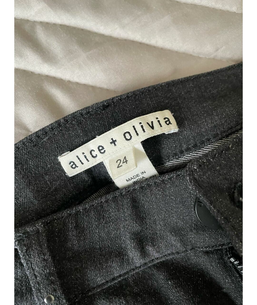 ALICE+OLIVIA Черные хлопко-эластановые прямые джинсы, фото 2