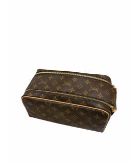 LOUIS VUITTON Косметичка