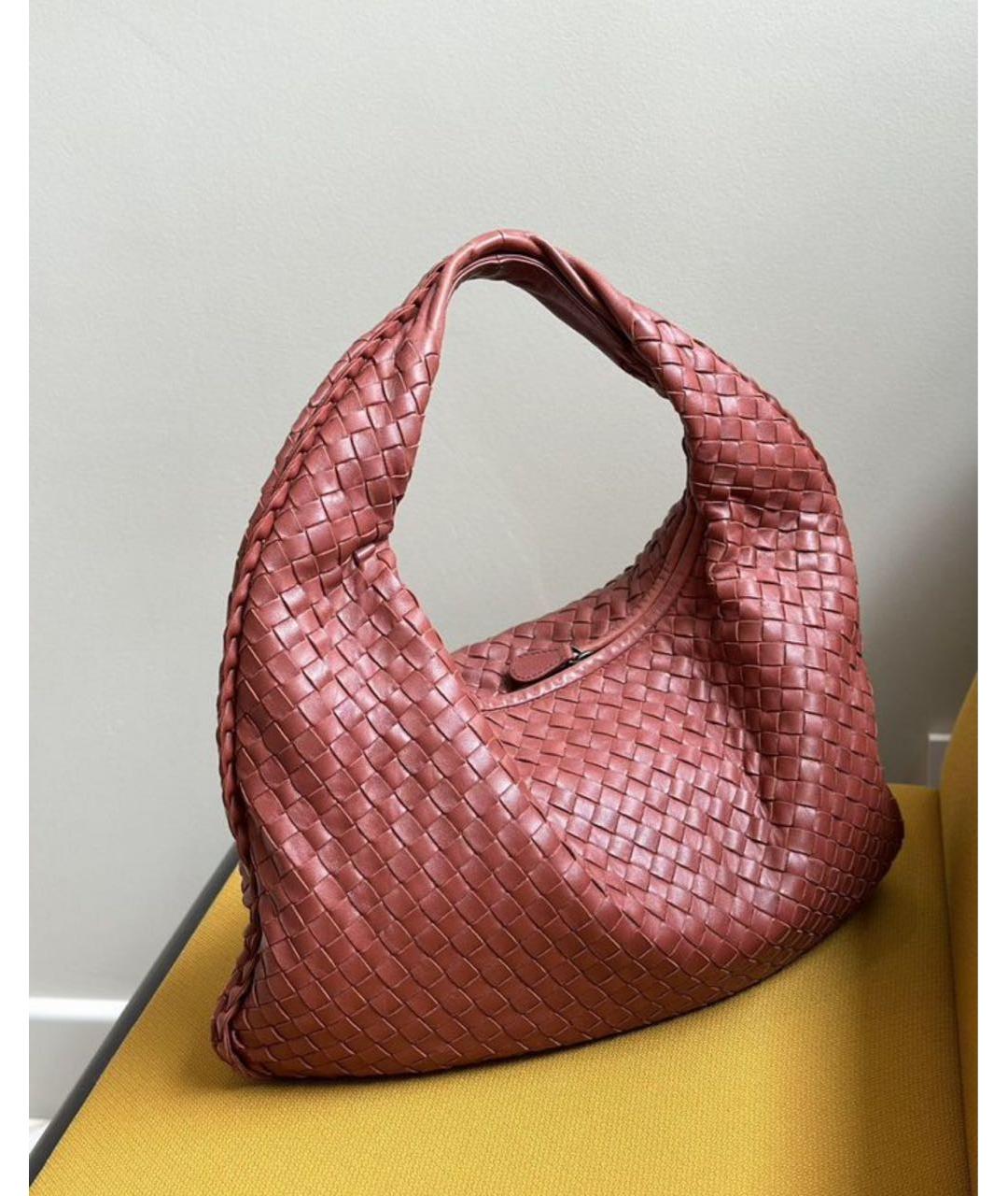 BOTTEGA VENETA Бордовая кожаная сумка тоут, фото 2