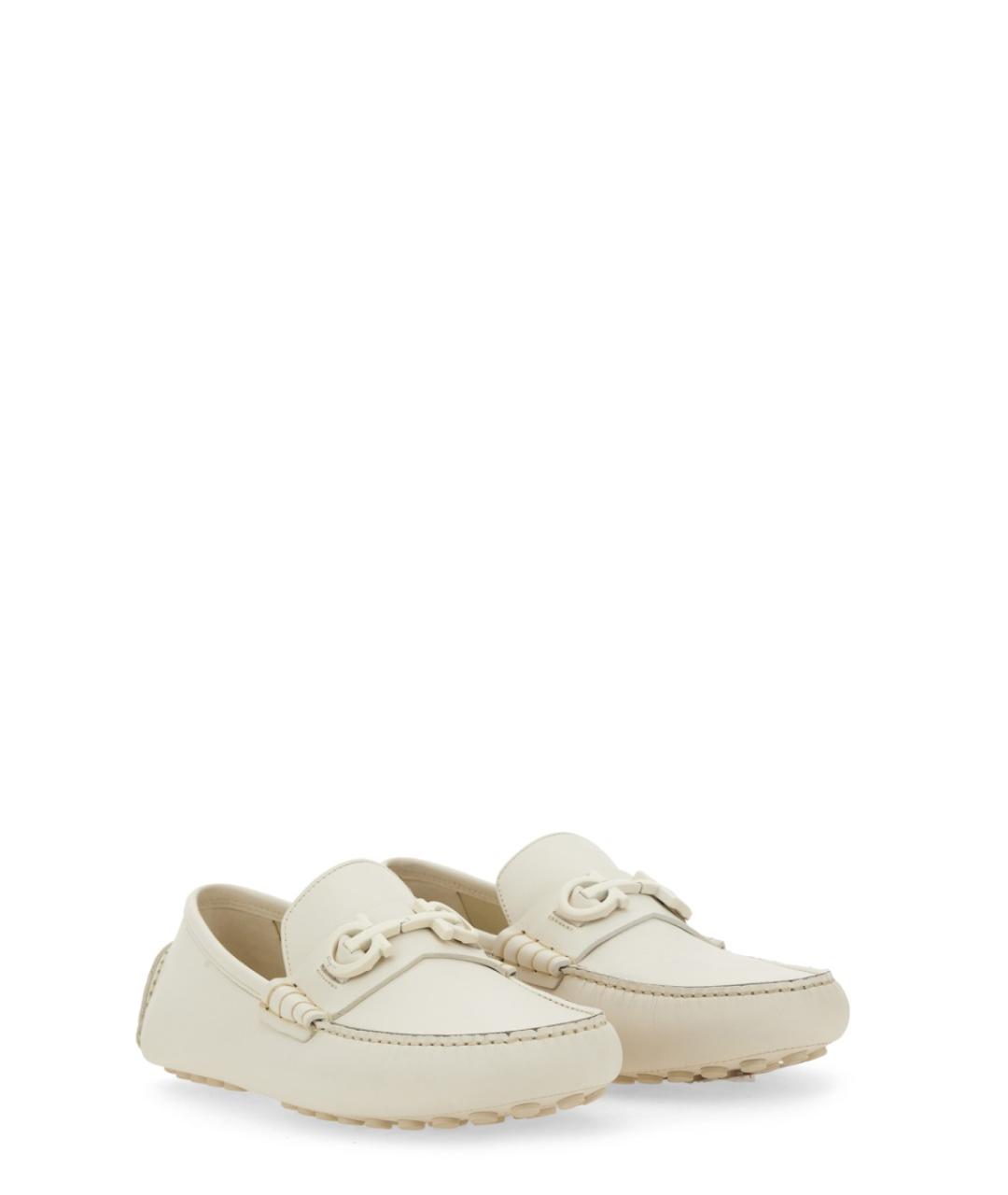 FERRAGAMO Белые кожаные лоферы, фото 2