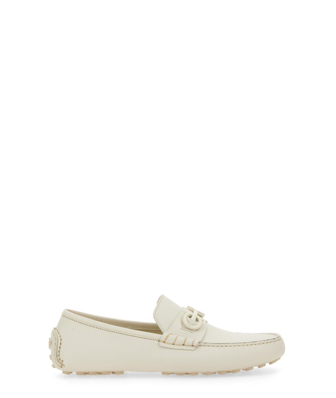FERRAGAMO Белые кожаные лоферы, фото 1