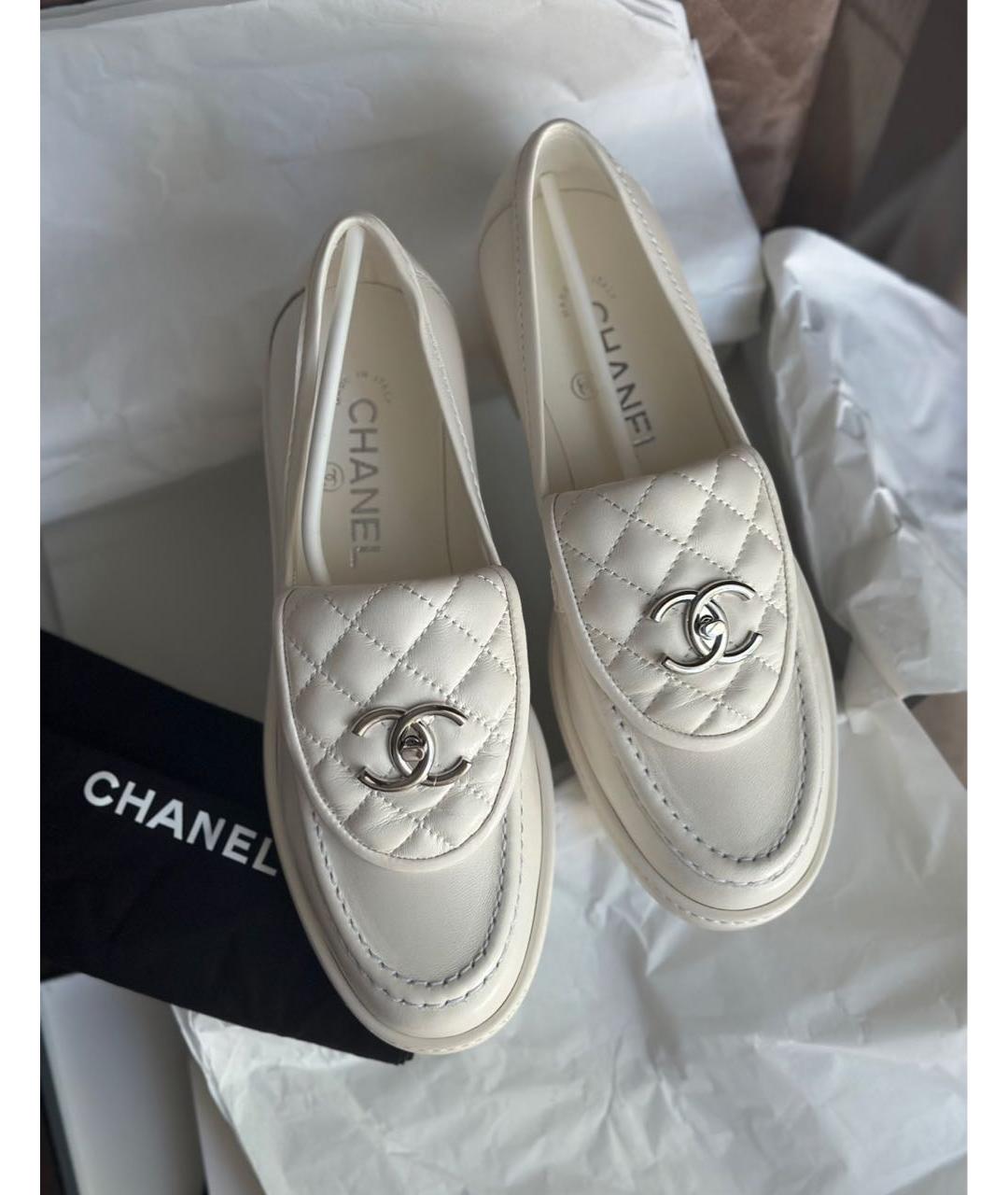 CHANEL Белые кожаные лоферы, фото 2