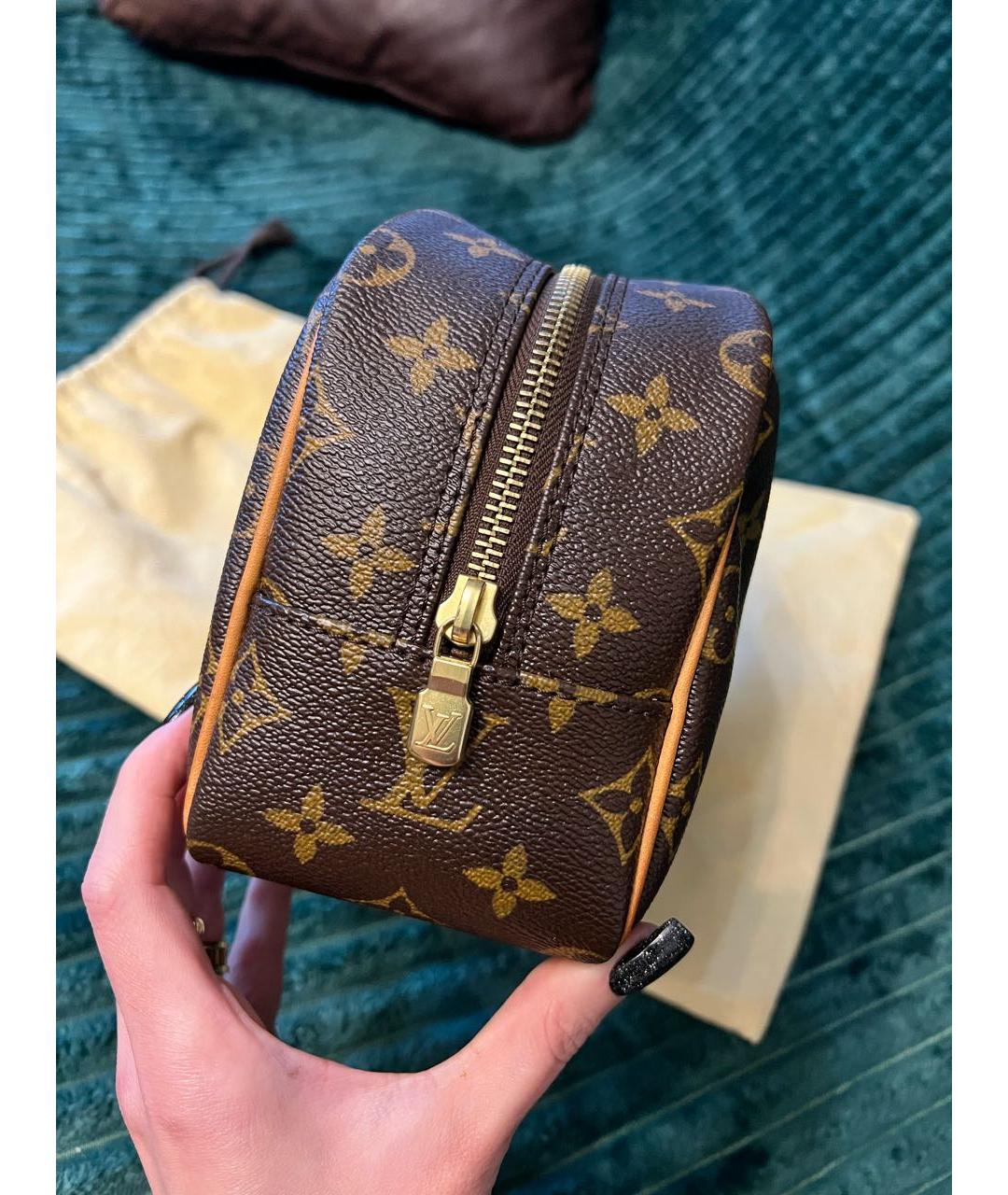 LOUIS VUITTON Коричневая косметичка, фото 3