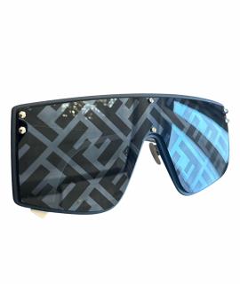 FENDI Солнцезащитные очки
