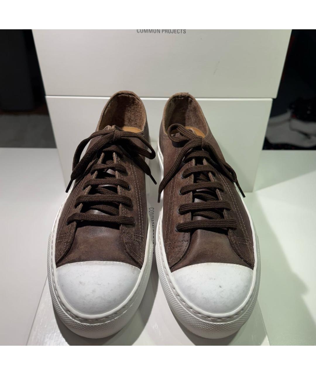 COMMON PROJECTS Коричневые кожаные низкие кроссовки / кеды, фото 2