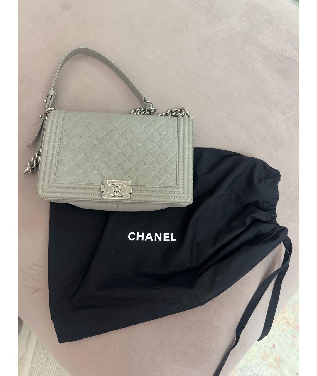 CHANEL Серая сумка через плечо из экзотической кожи, фото 5