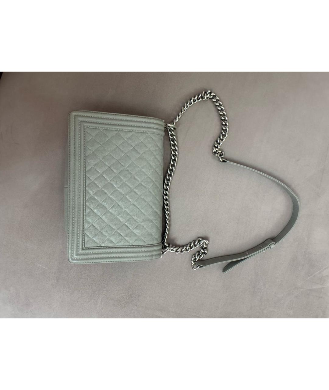 CHANEL Серая сумка через плечо из экзотической кожи, фото 4