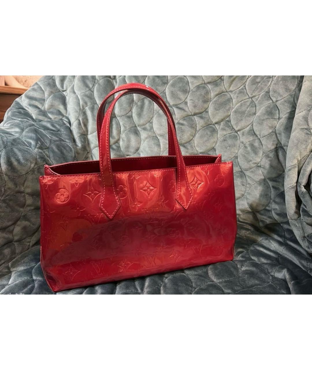 LOUIS VUITTON Красная сумка с короткими ручками из лакированной кожи, фото 3