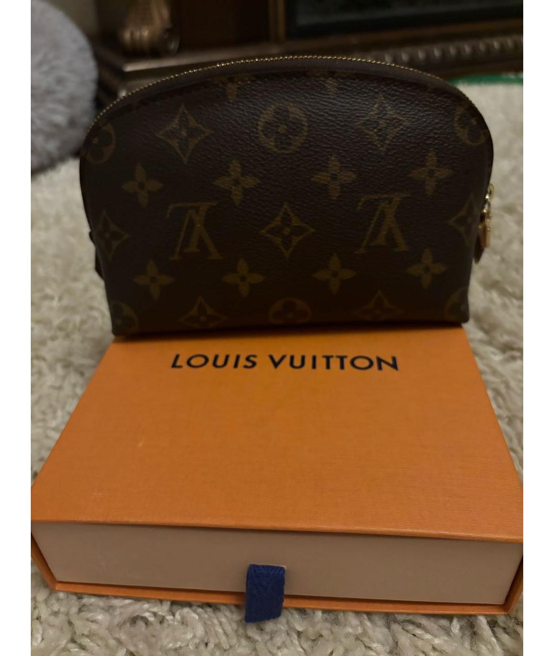 LOUIS VUITTON Коричневая кожаная косметичка, фото 2