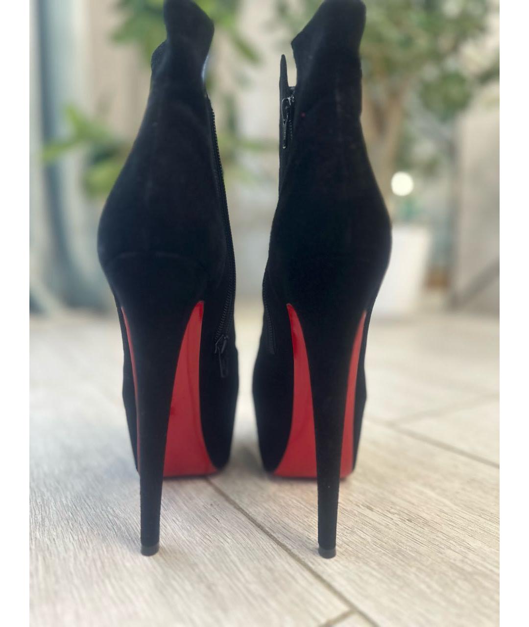 CHRISTIAN LOUBOUTIN Черные замшевые ботильоны, фото 4