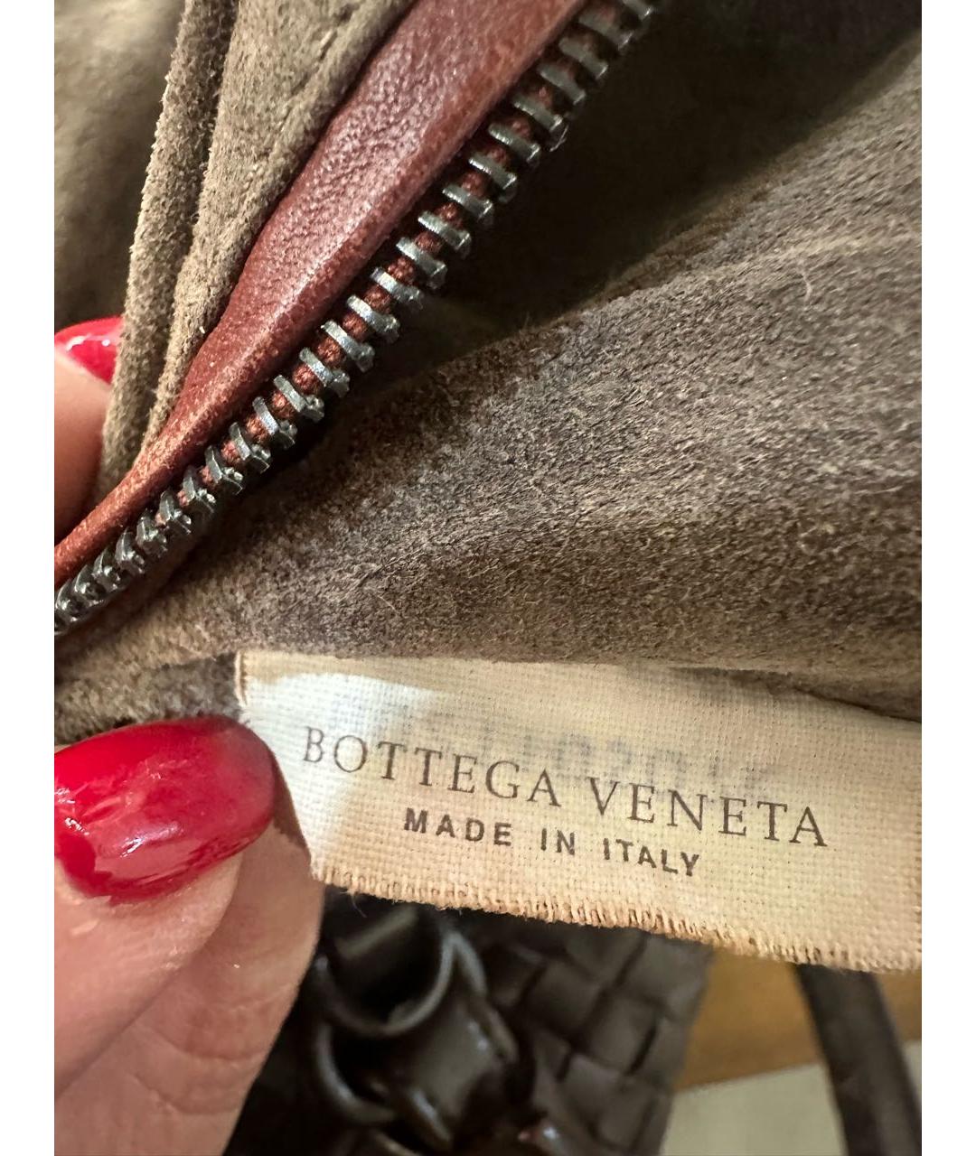 BOTTEGA VENETA Коричневая кожаная сумка с короткими ручками, фото 5
