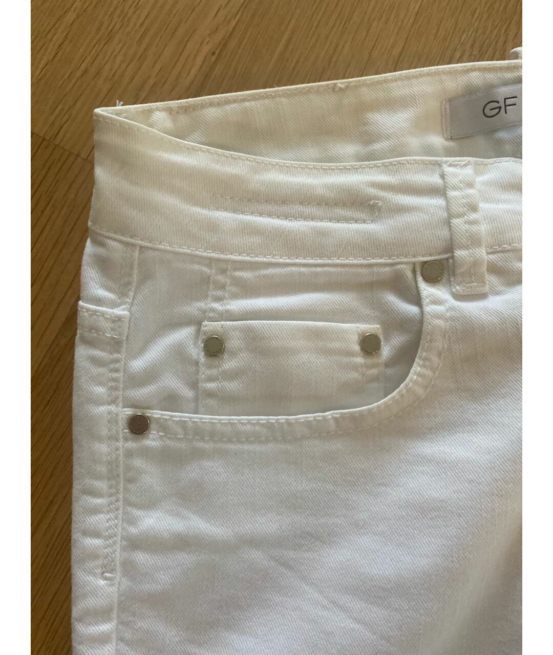 GIANFRANCO FERRE Белые хлопко-эластановые прямые джинсы, фото 3