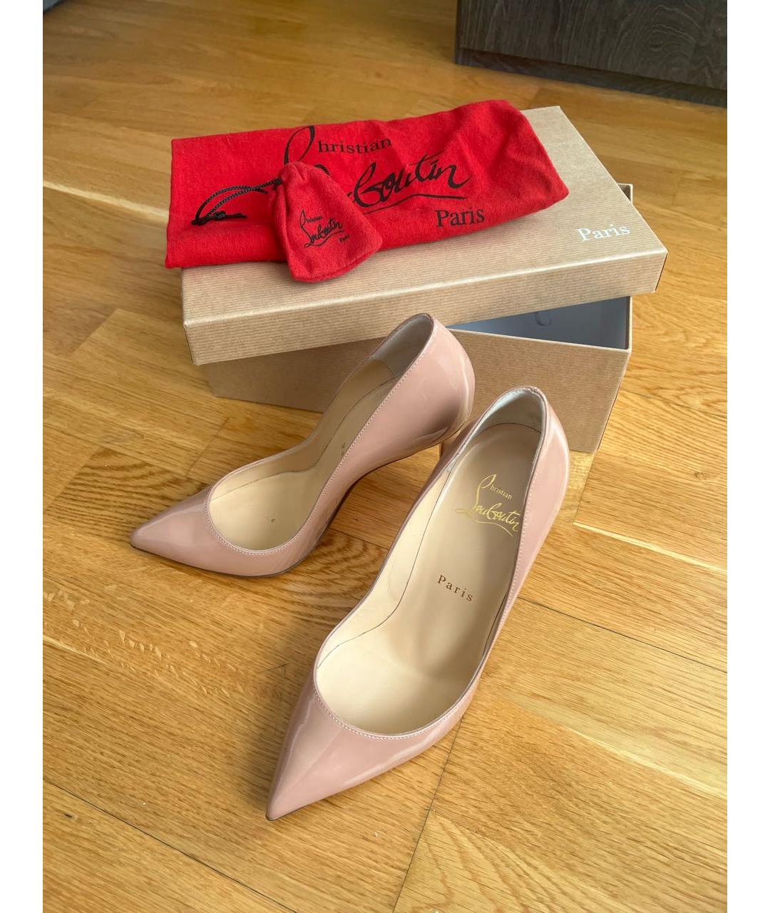 CHRISTIAN LOUBOUTIN Бежевые туфли из лакированной кожи, фото 7