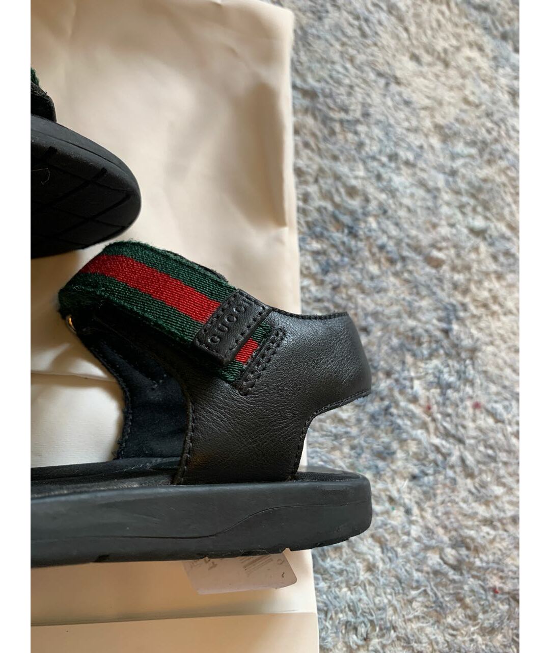 GUCCI Черные кожаные сандалии и шлепанцы, фото 4