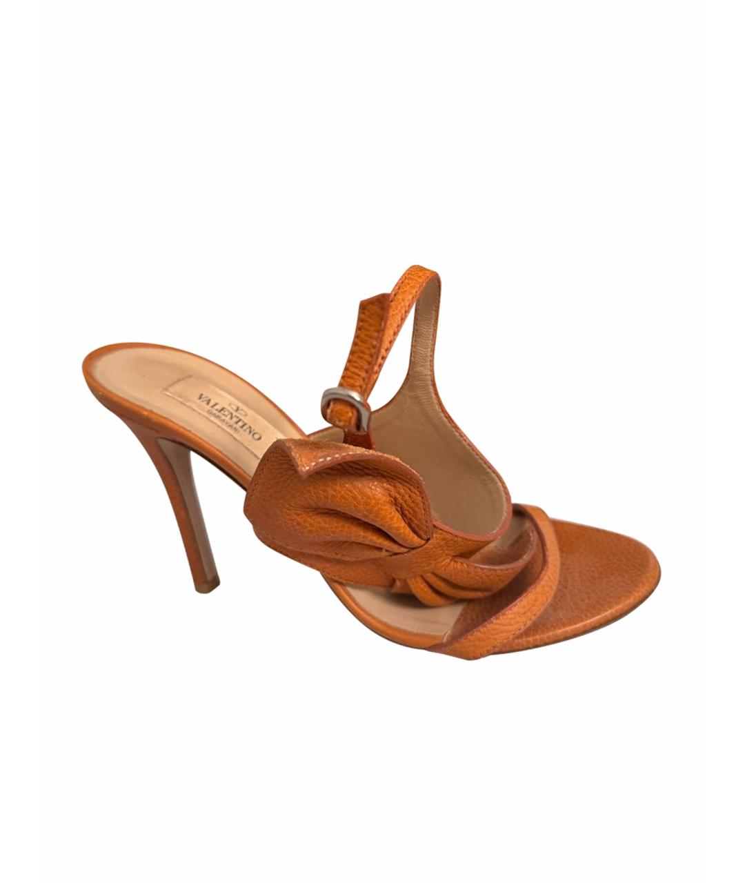 VALENTINO Оранжевое кожаные босоножки, фото 1