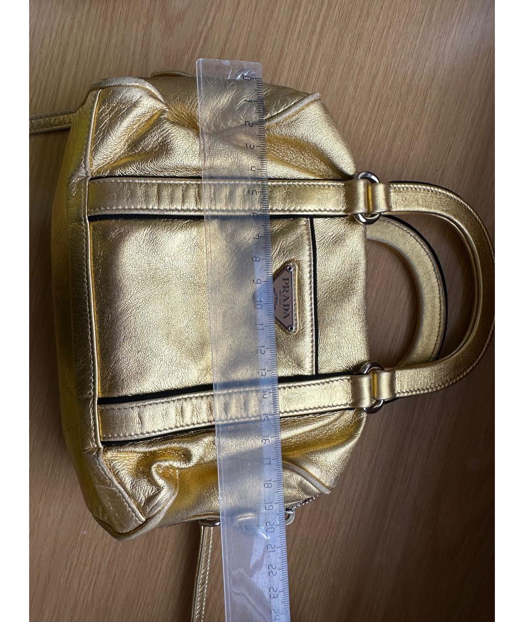 PRADA Золотая кожаная сумка с короткими ручками, фото 5