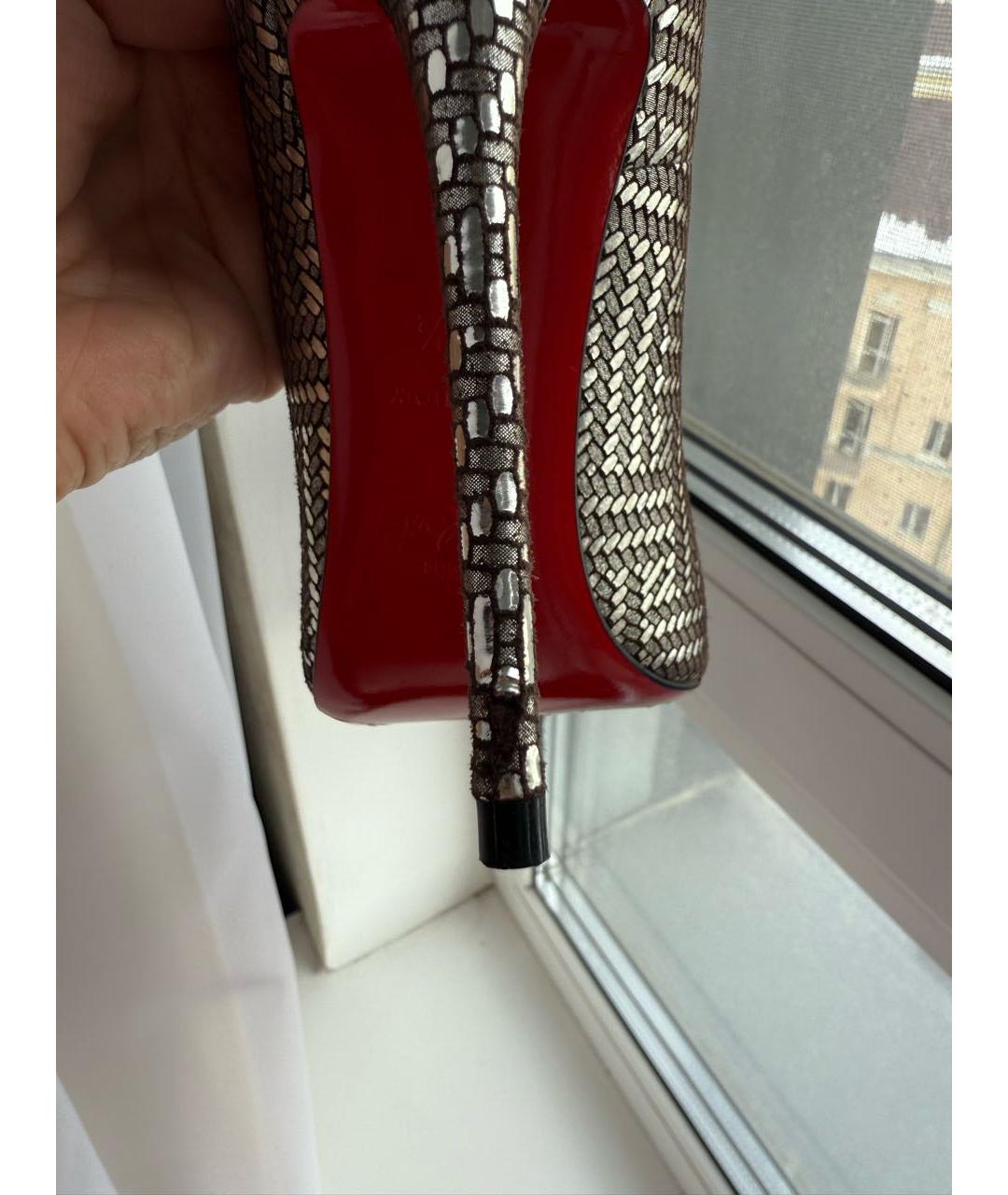 CHRISTIAN LOUBOUTIN Серебряные туфли, фото 7
