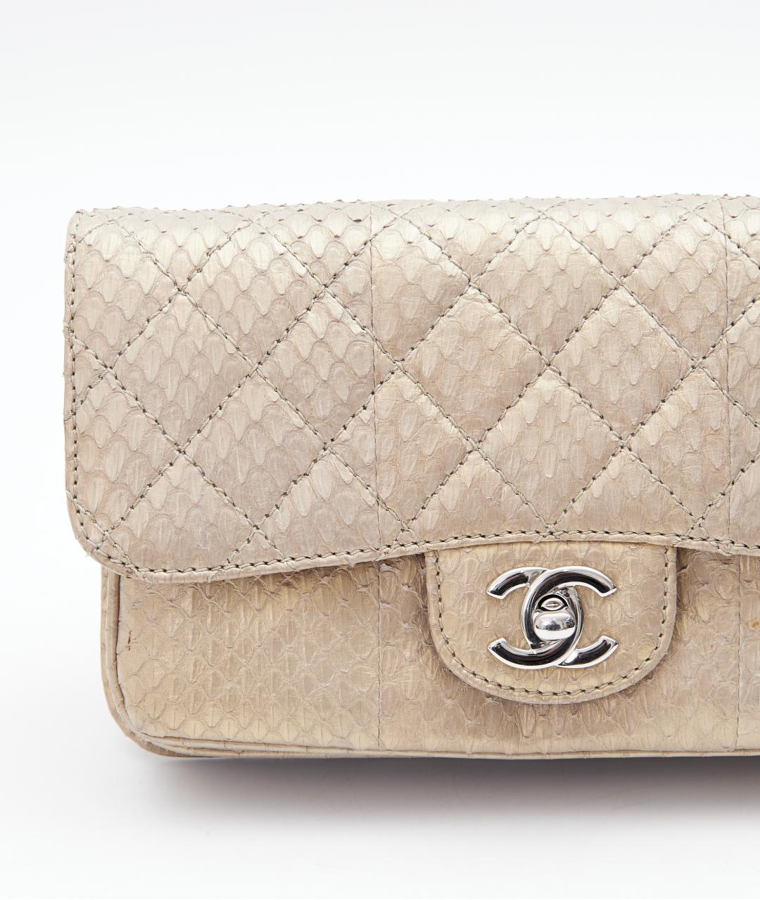 CHANEL Бежевая сумка через плечо из экзотической кожи, фото 5