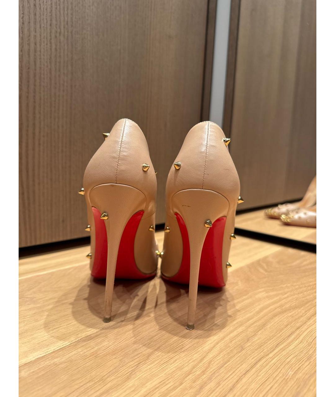 CHRISTIAN LOUBOUTIN Бежевые кожаные туфли, фото 4