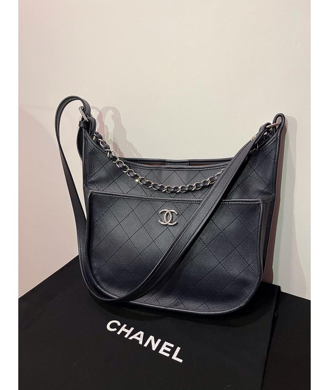 CHANEL Темно-синяя кожаная сумка через плечо, фото 2