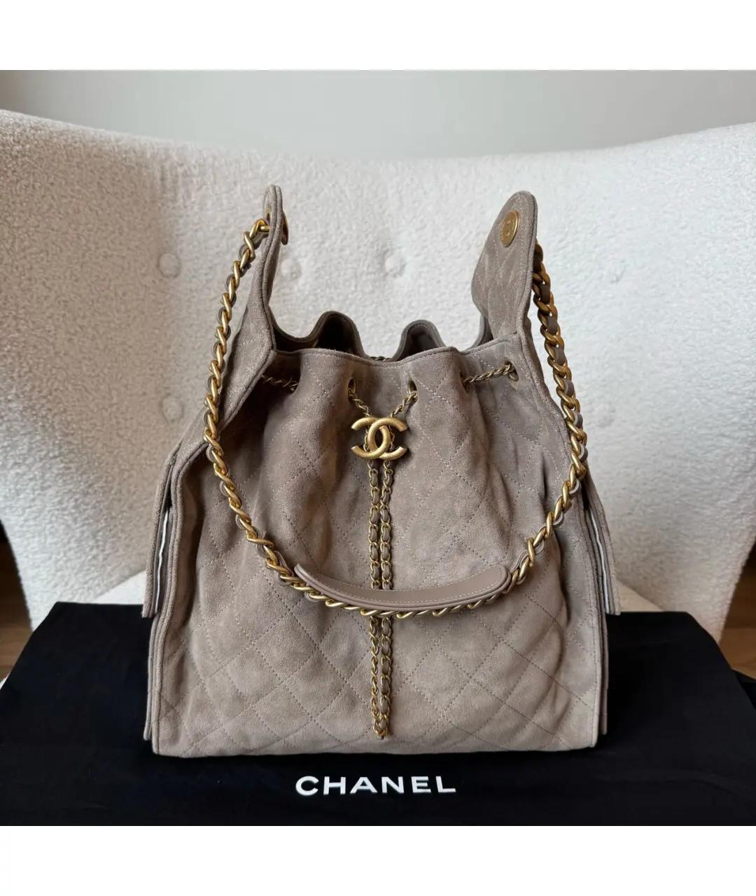 CHANEL Серая замшевая сумка с короткими ручками, фото 2